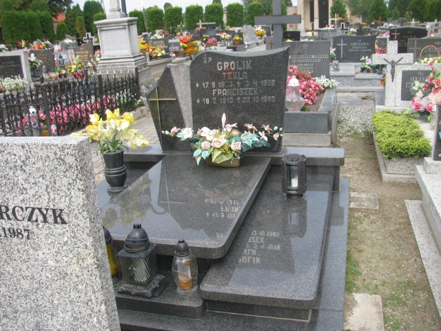 Grób Tekla Grolik